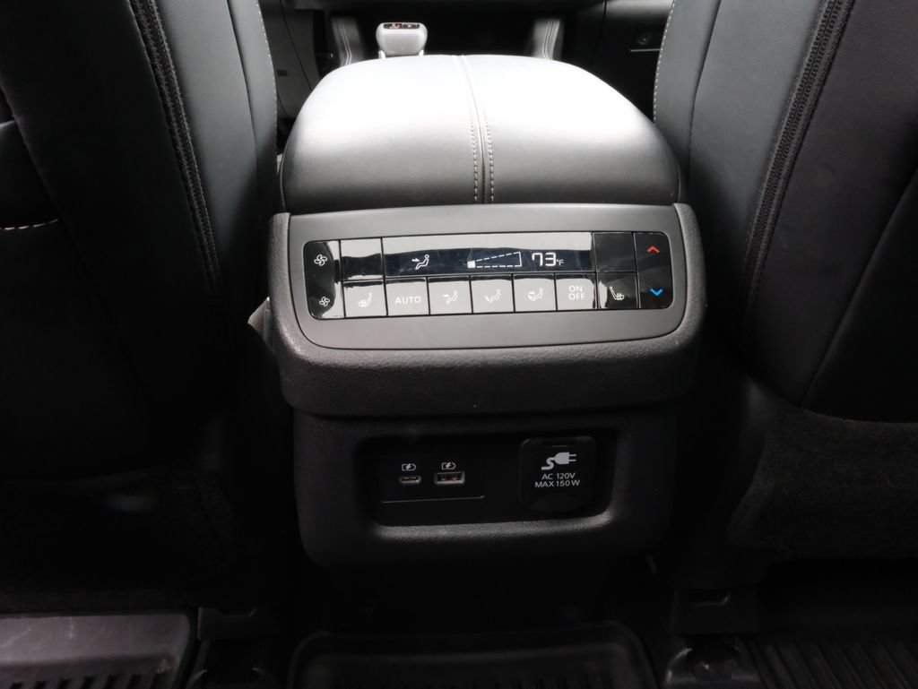Used 2025 Nissan Pathfinder Platinum AWD/4WD image 31