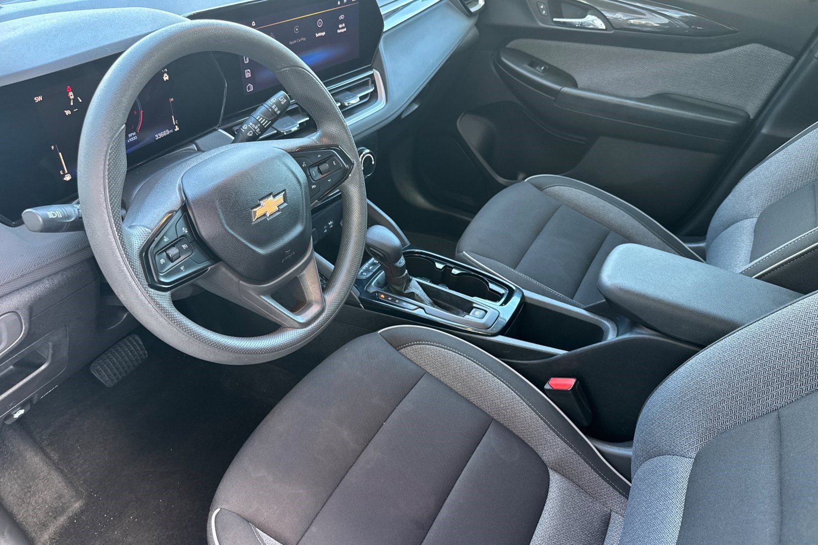 Used 2025 Chevrolet TrailBlazer LT w/ Driver Confidence Package AWD/4WD image 4