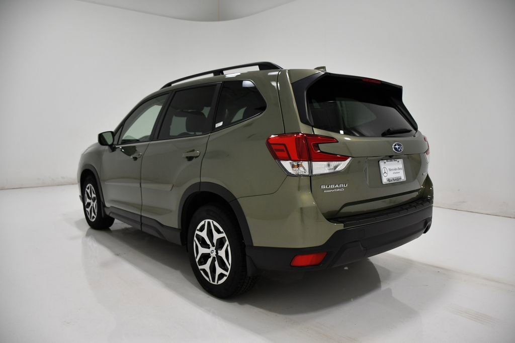 Used 2020 Subaru Forester Premium AWD/4WD image 3