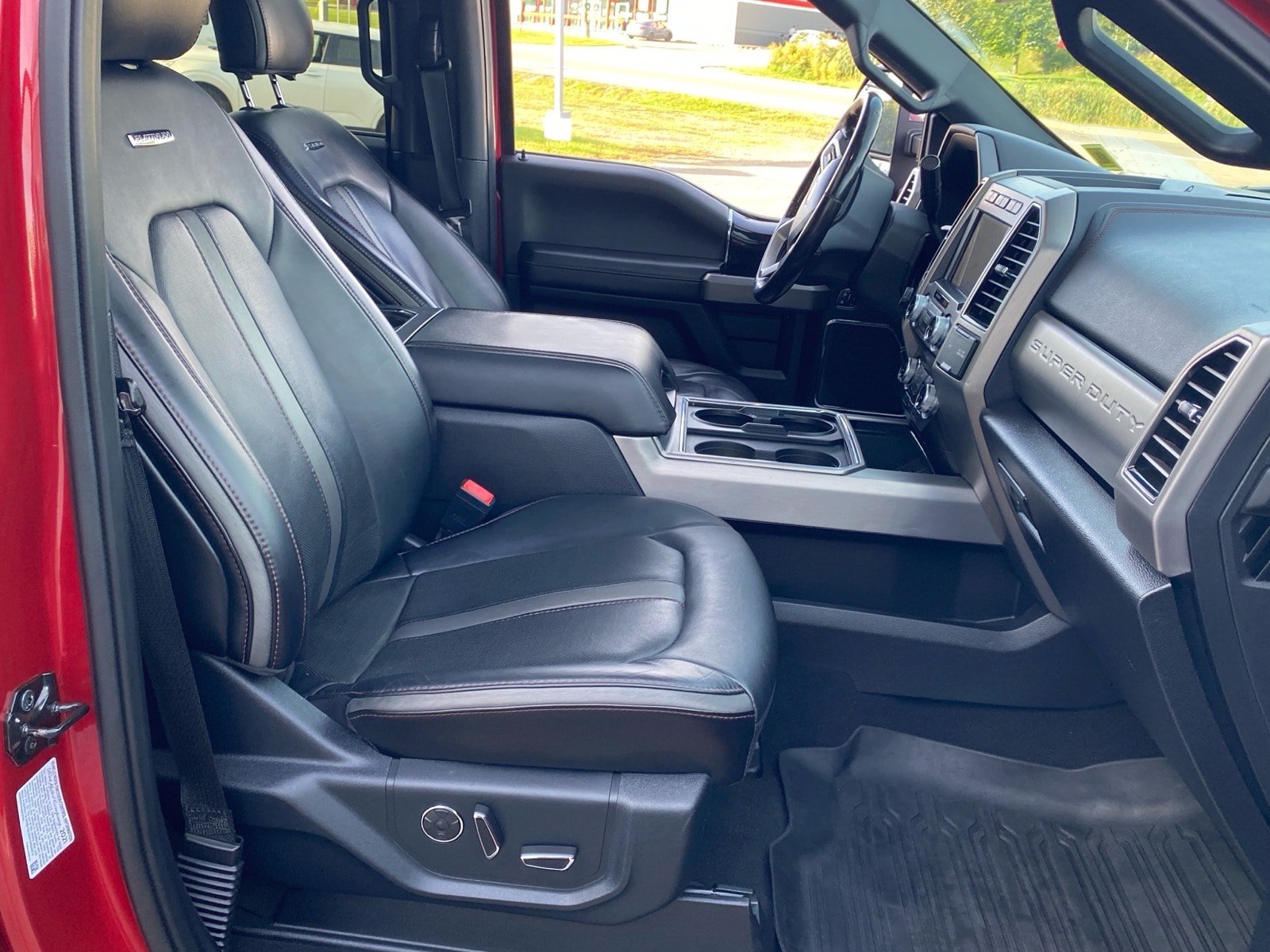 Used 2021 Ford F350 Platinum w/ FX4 Off-Road Package AWD/4WD image 29