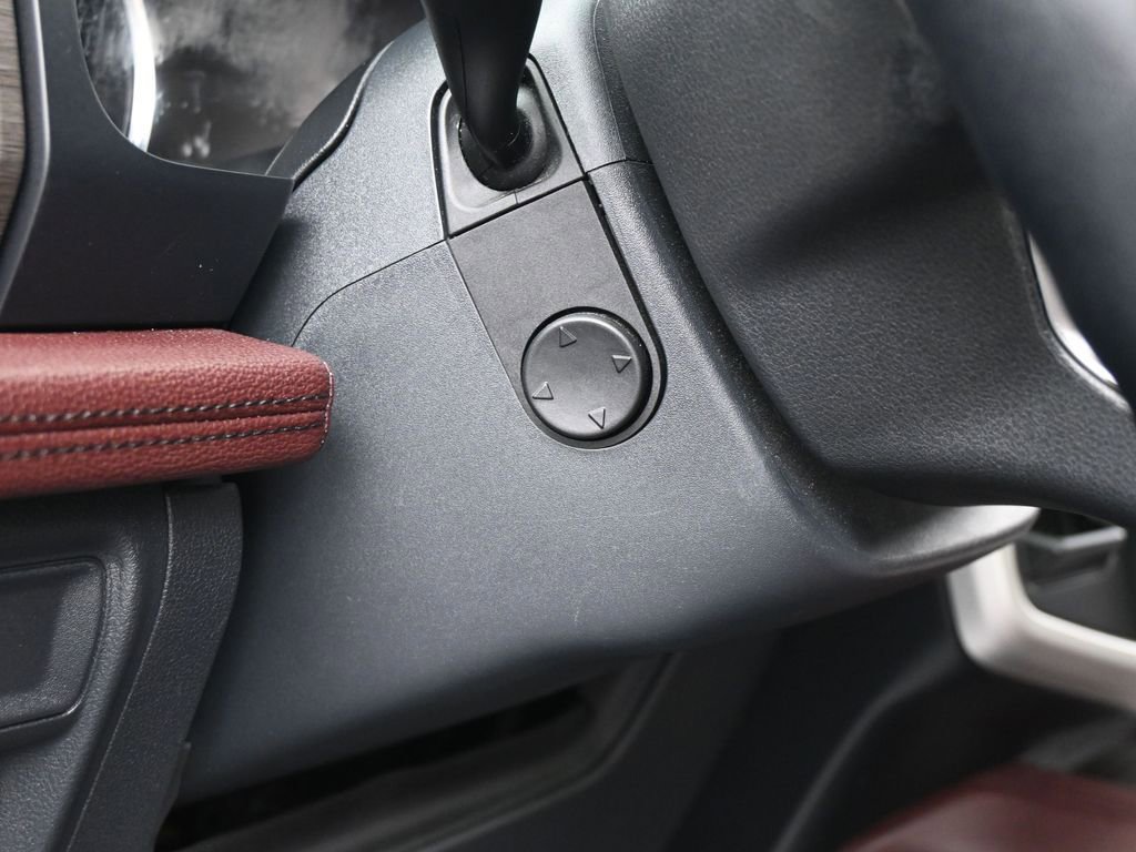 Used 2024 Ford Expedition Limited image 16