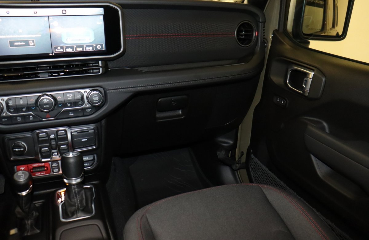 Used 2026 Jeep Wrangler Unlimited Rubicon w/ Xtreme 35 Tire Package image 30