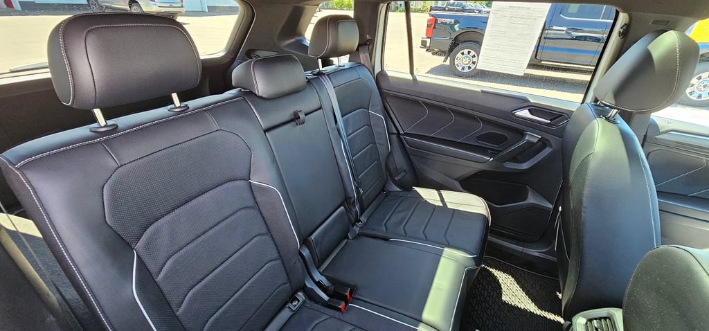 Used 2024 Volkswagen Tiguan SEL R-Line AWD/4WD image 19