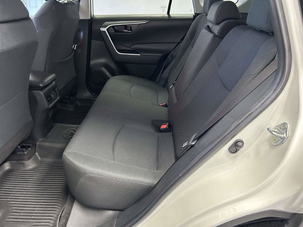 Used 2024 Toyota RAV4 LE AWD/4WD image 14