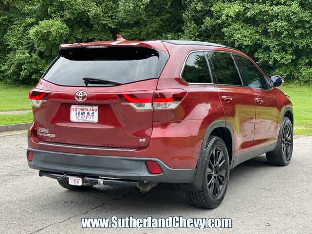 Used 2019 Toyota Highlander SE FWD image 7