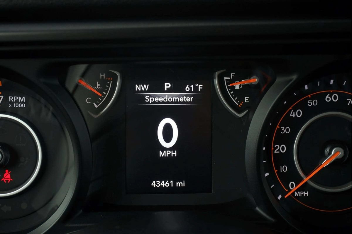 Used 2025 Jeep Wrangler Unlimited Sport AWD/4WD image 25