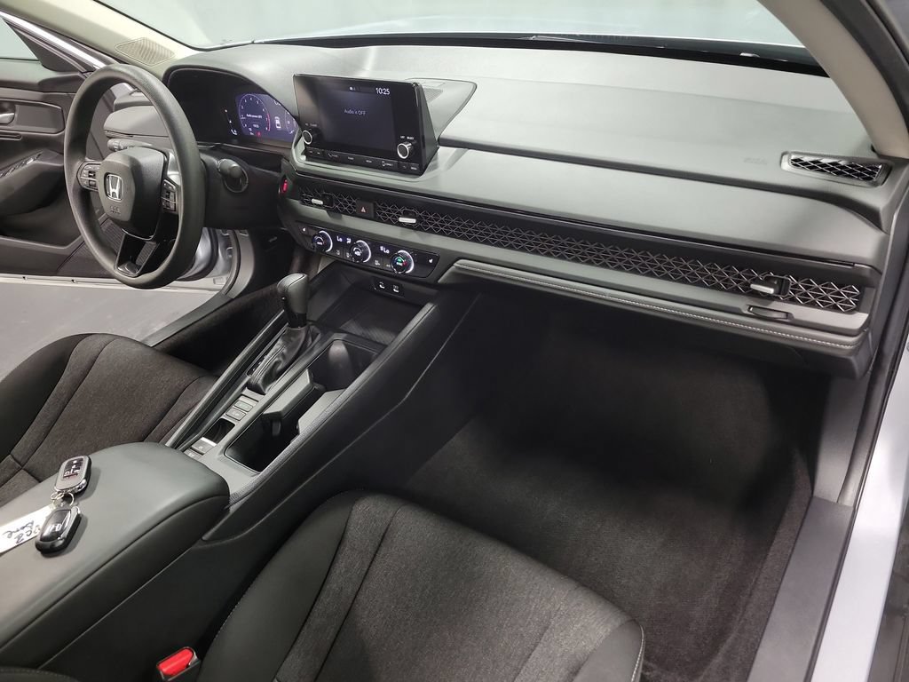 Used 2025 Honda Accord SE image 35