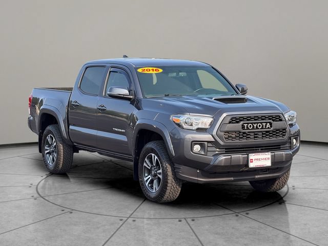 Used 2016 Toyota Tacoma TRD Sport AWD/4WD image 8