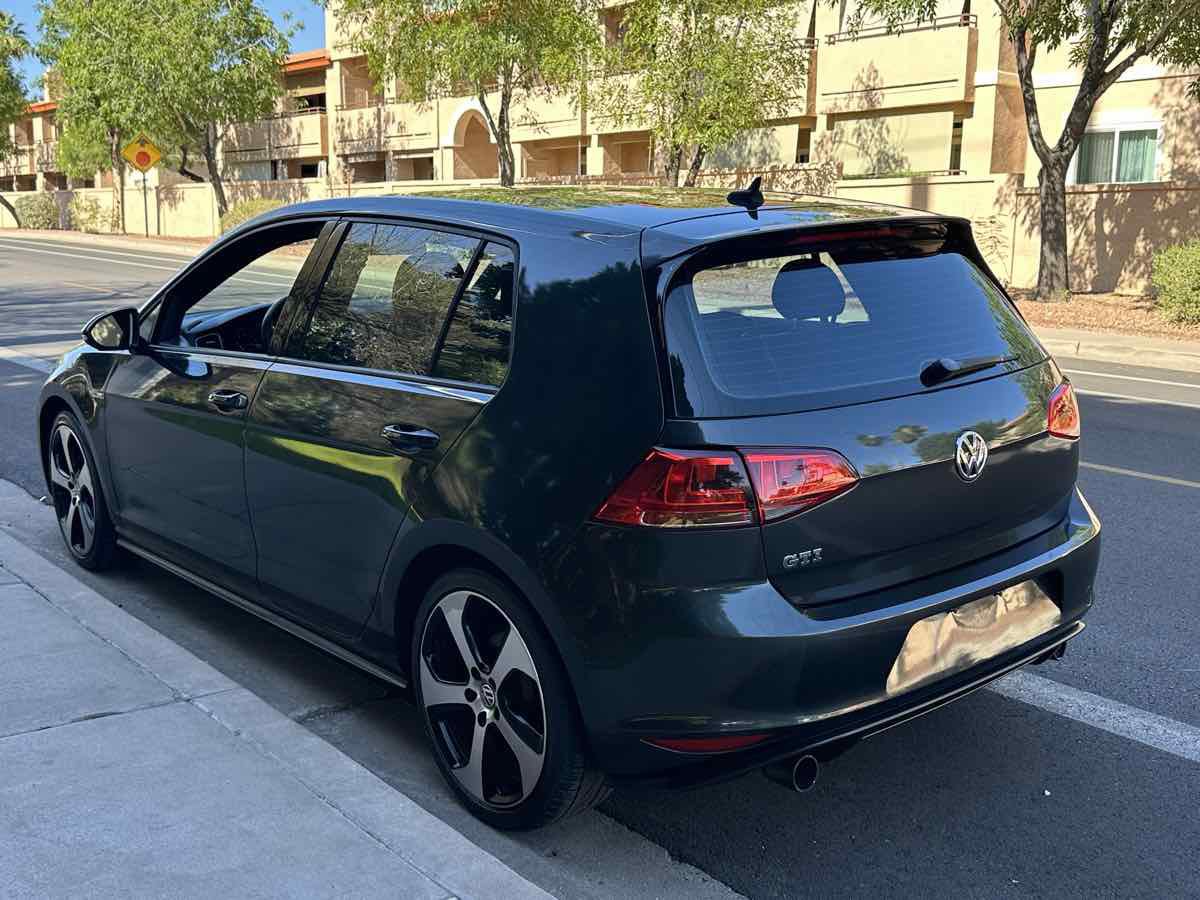 Used 2015 Volkswagen GTI SE FWD image 6