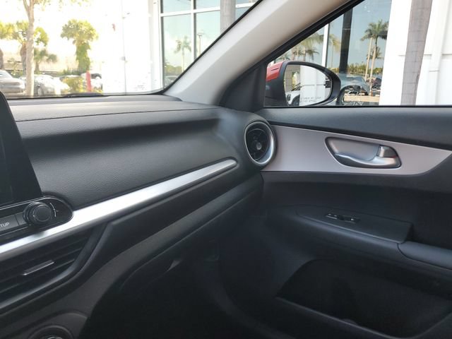 Certified 2023 Kia Forte LXS w/ LXS Technology Package FWD image 27