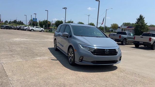 Used 2024 Honda Odyssey Touring image 3