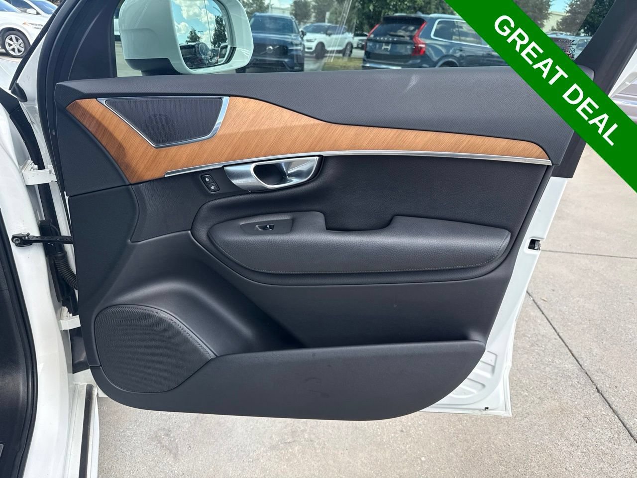 Used 2022 Volvo XC90 T8 Inscription Expression AWD/4WD image 12