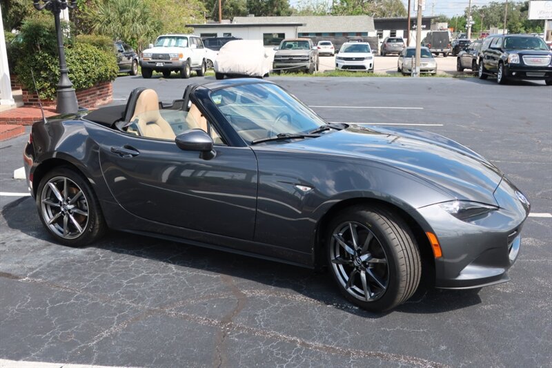 Used 2016 MAZDA MX-5 Miata Grand Touring RWD image 17