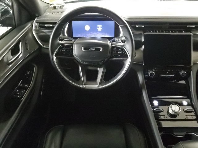 Used 2022 Jeep Grand Cherokee L Overland w/ Luxury Tech Group IV AWD/4WD image 17