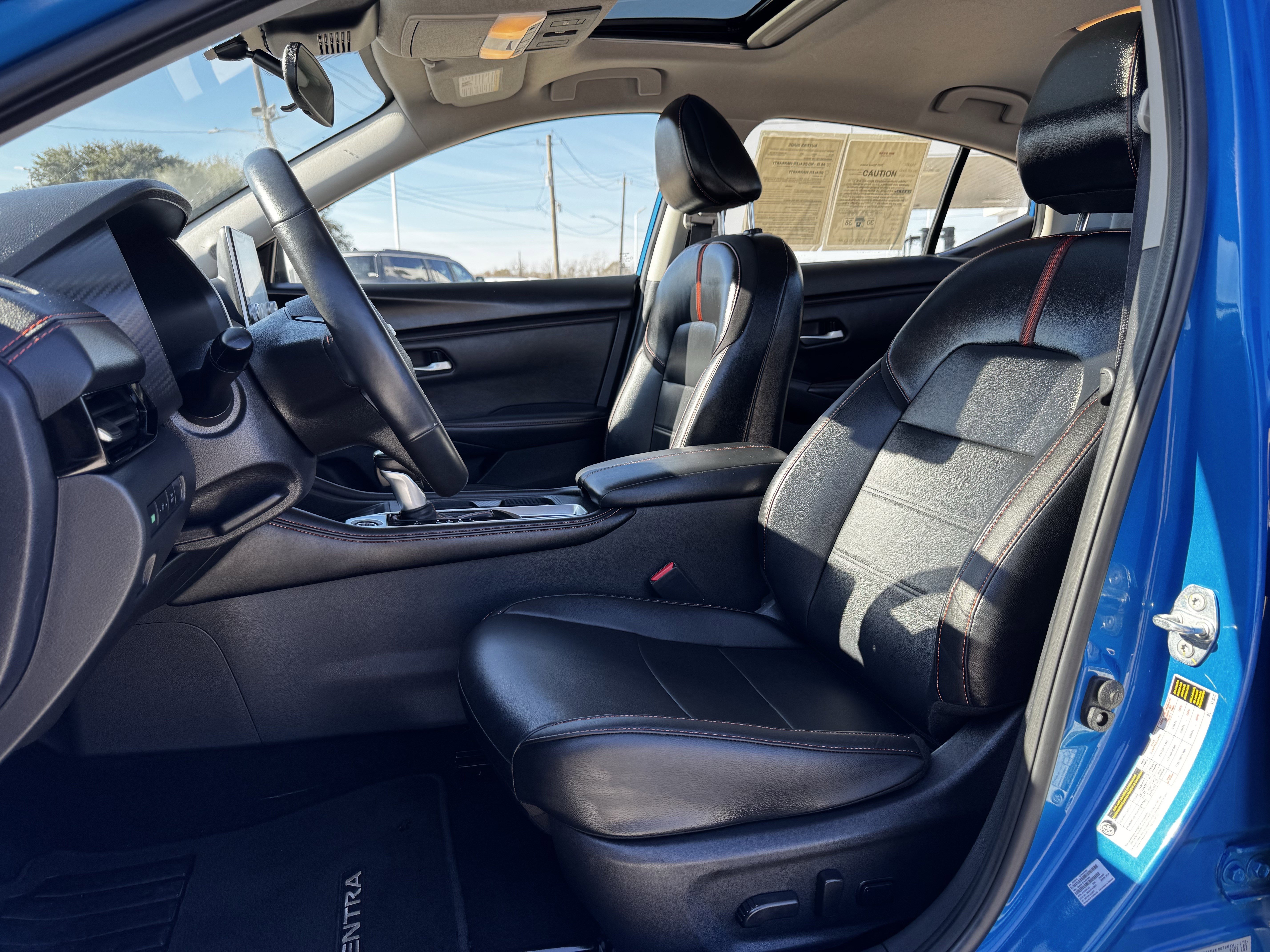 Used 2025 Nissan Sentra SR w/ SR Premium Package image 30