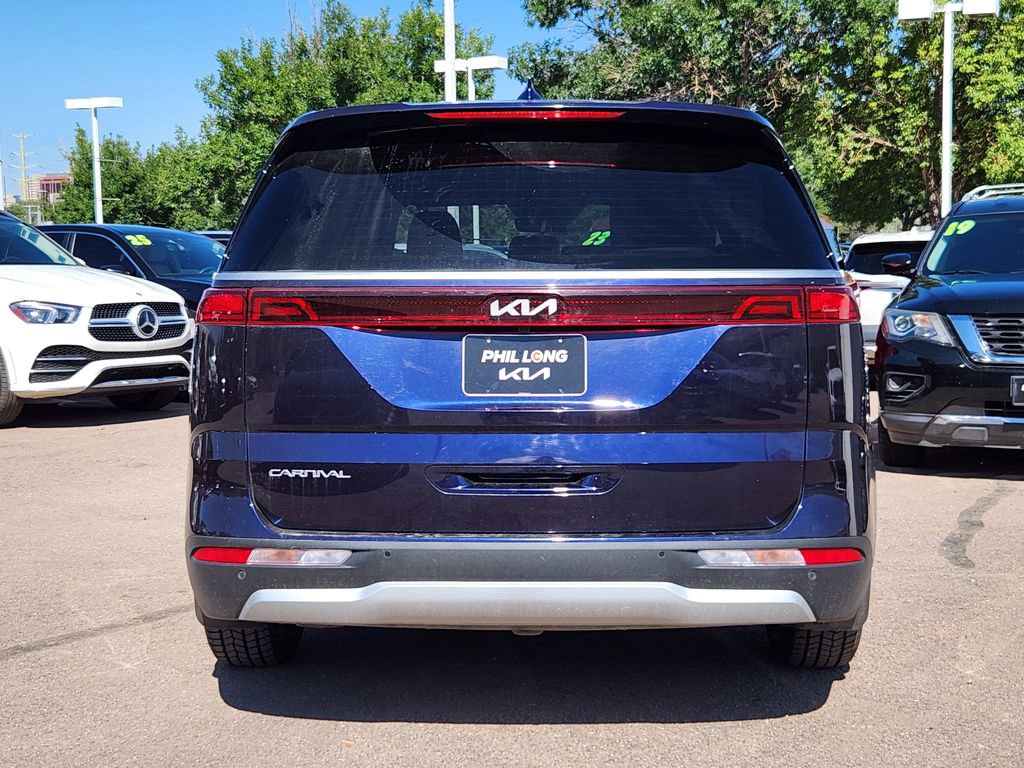 Used 2024 Kia Carnival LX image 6