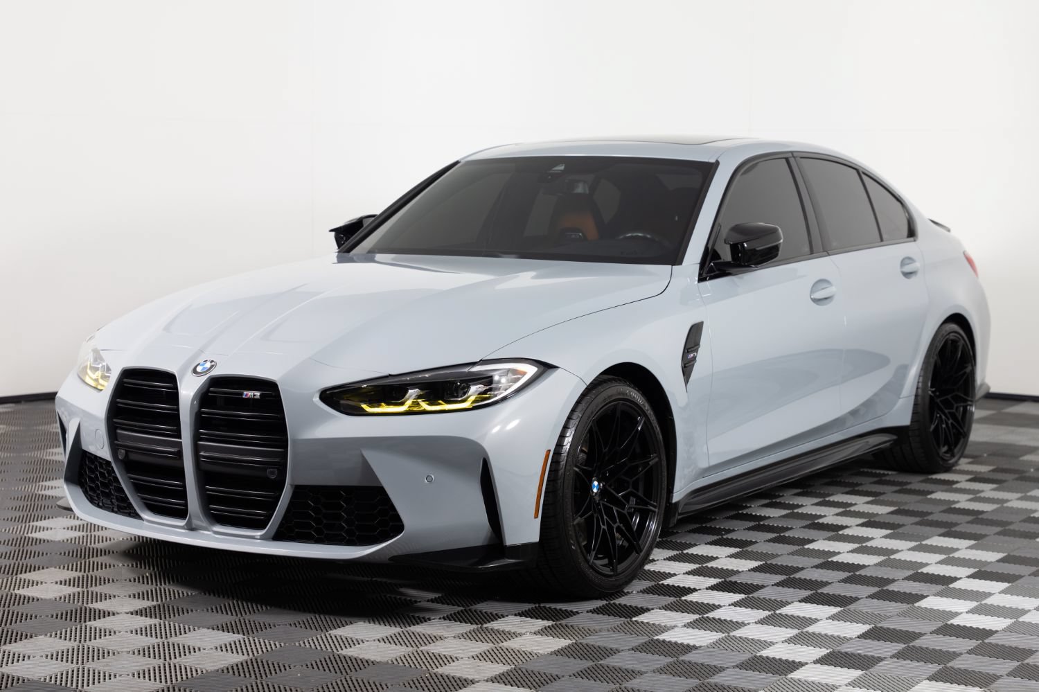 Used 2021 BMW M3 RWD image 2
