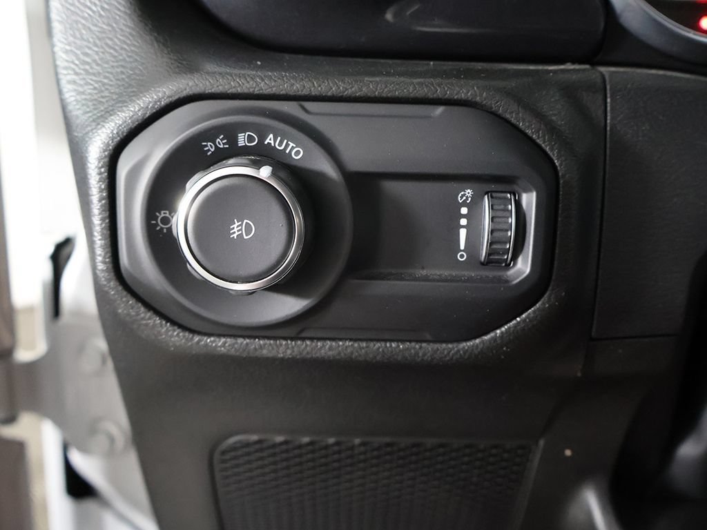 Used 2023 Jeep Wrangler Unlimited Sahara AWD/4WD image 33