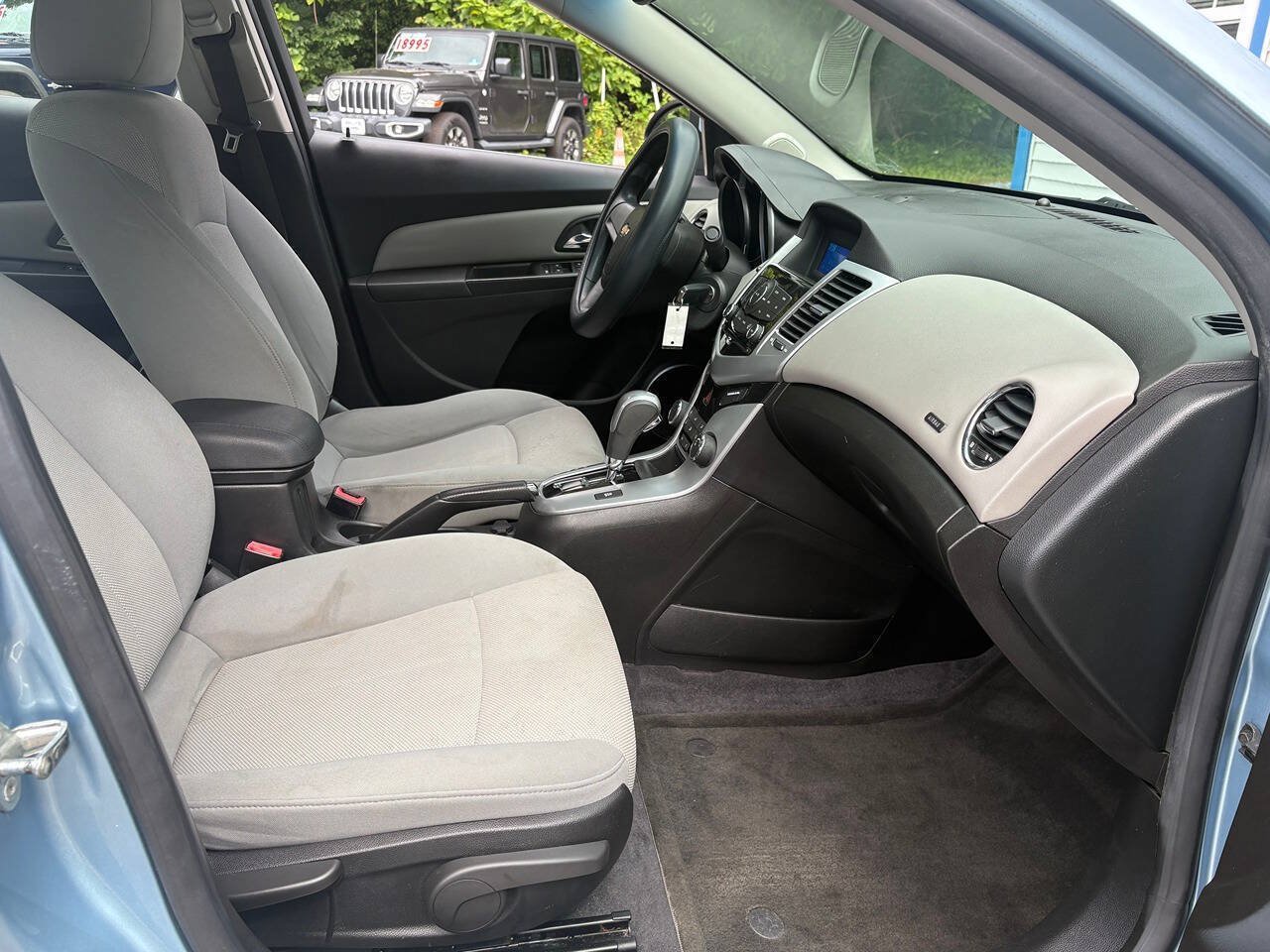 Used 2011 Chevrolet Cruze LT FWD image 18
