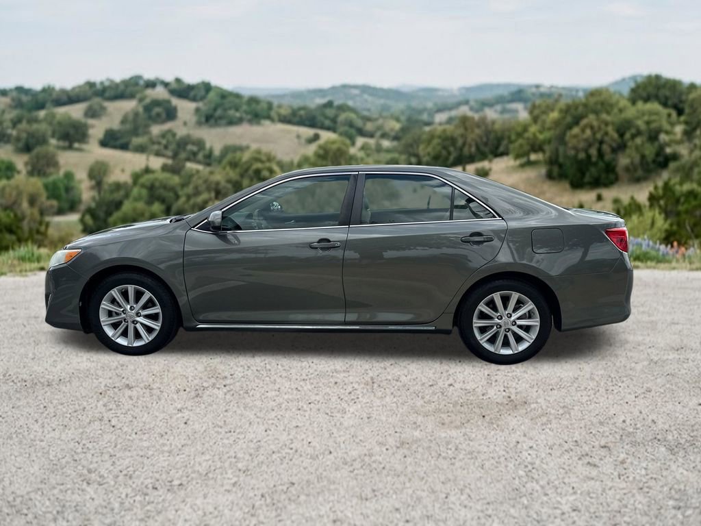 Used 2014 Toyota Camry XLE w/ Convenience Package FWD image 5