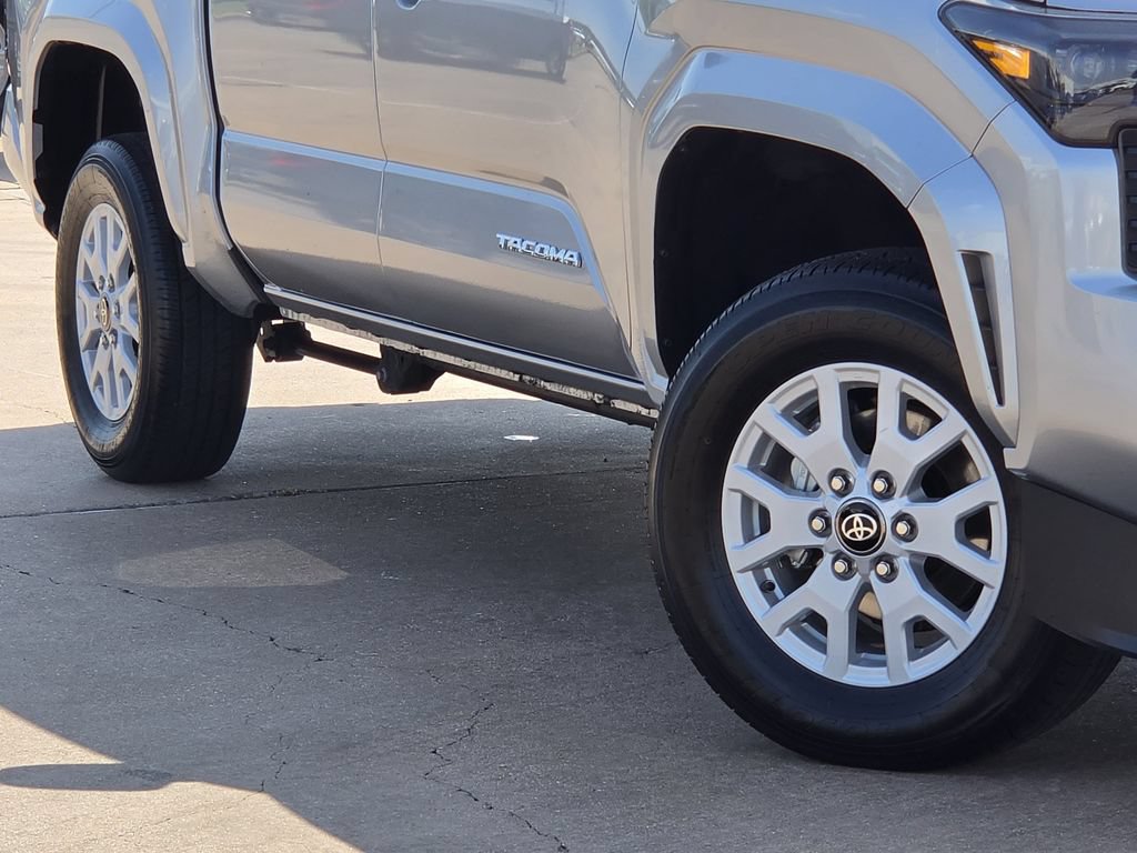 Used 2026 Toyota Tacoma SR5 AWD/4WD image 11