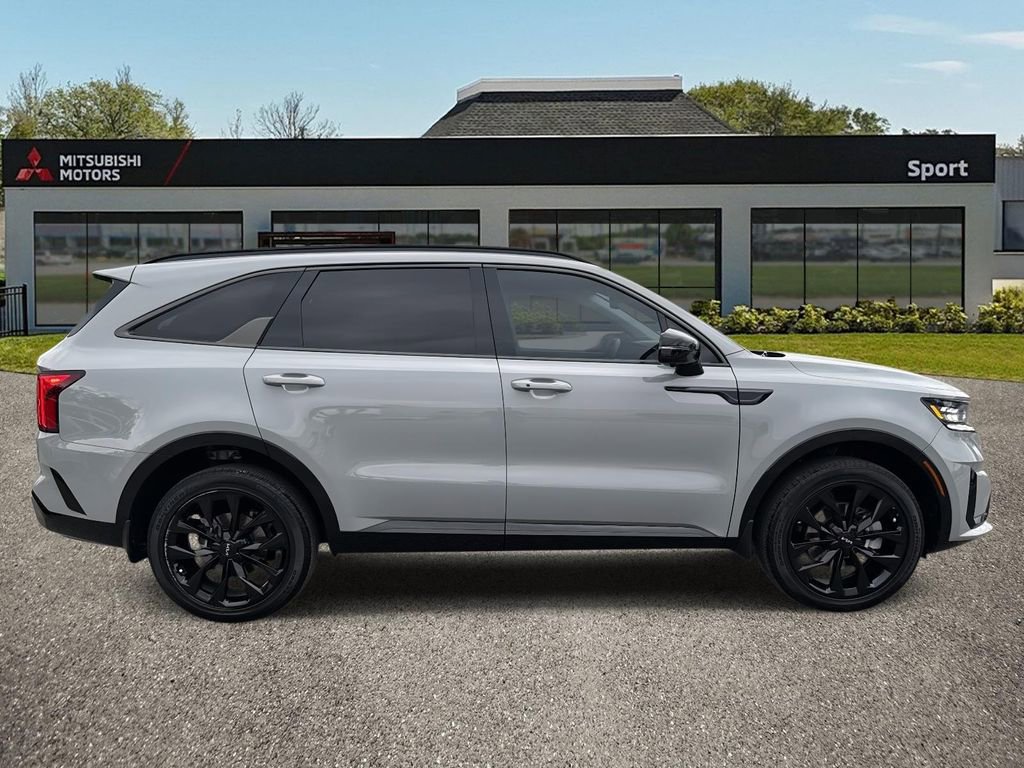 Used 2023 Kia Sorento SX image 3