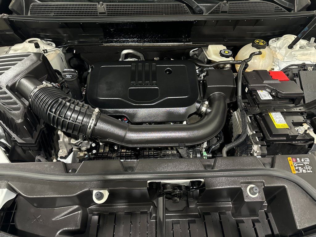 Used 2023 GMC Acadia SLT image 10