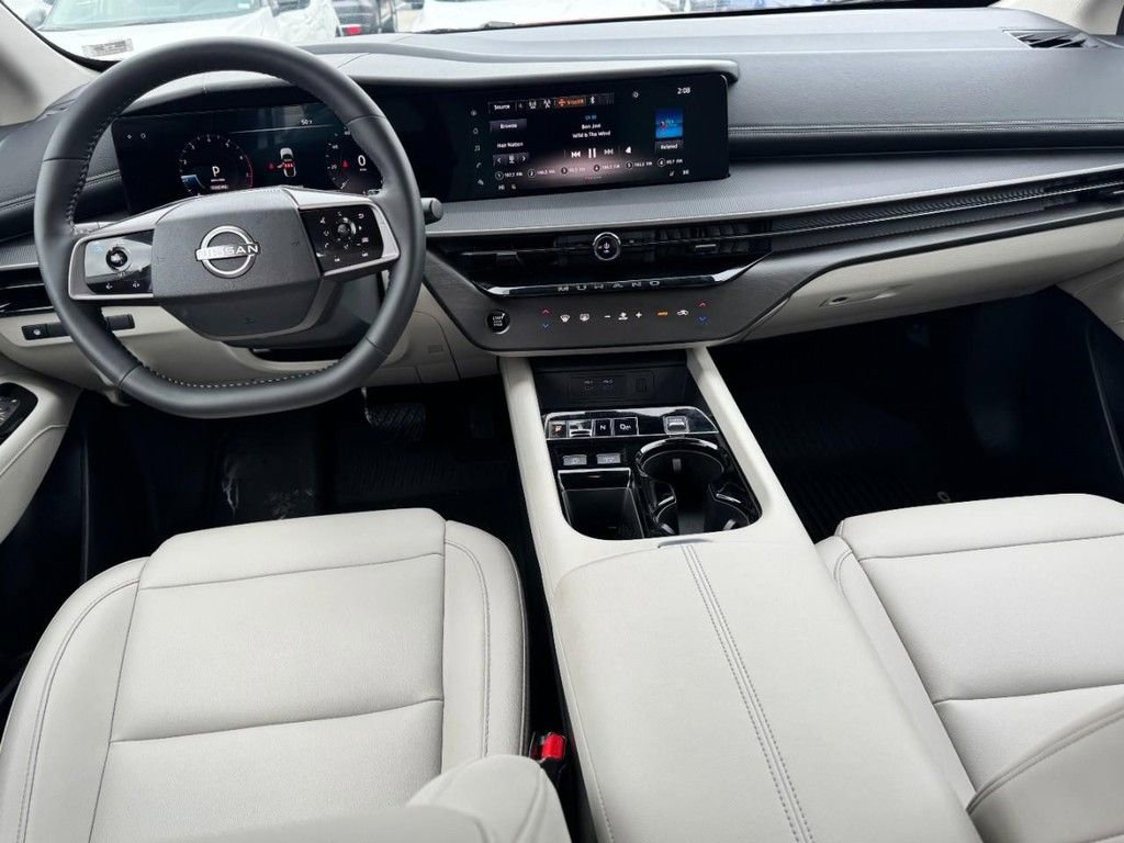 Used 2025 Nissan Murano SV AWD/4WD image 11