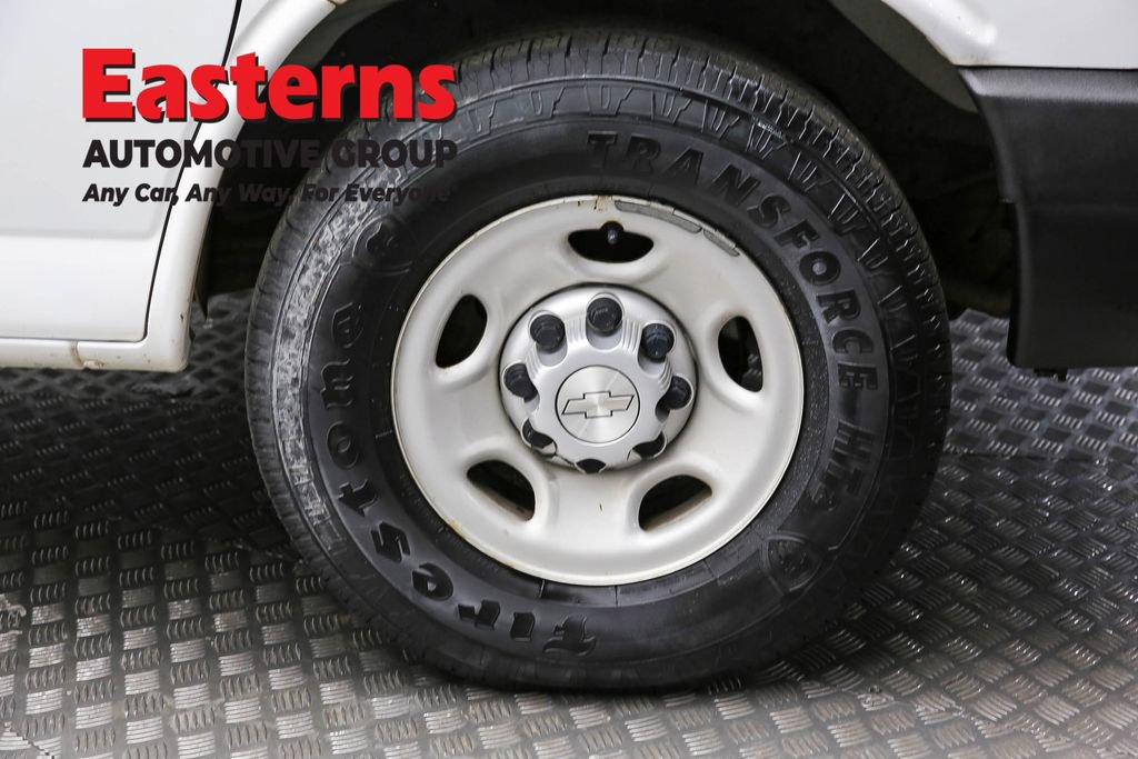 Used 2017 Chevrolet Express 2500 image 31