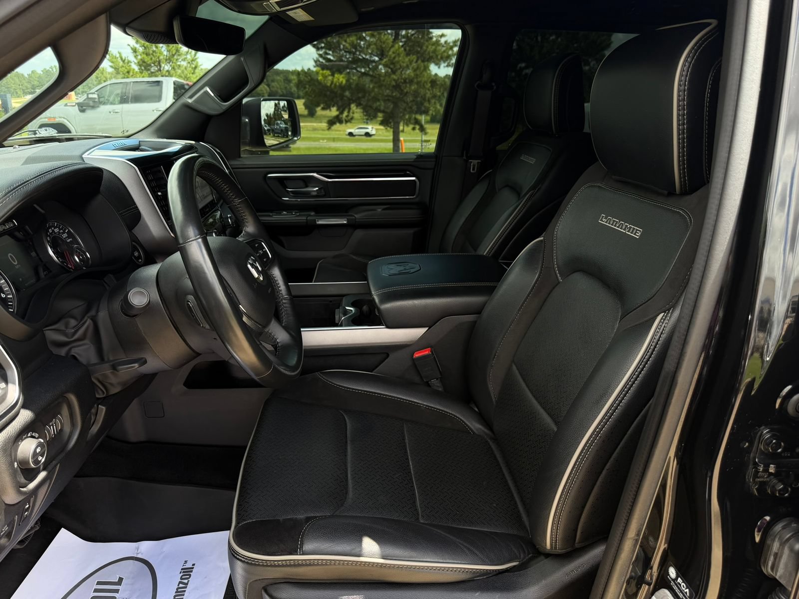 Used 2022 RAM 1500 Laramie w/ Sport Appearance Package AWD/4WD image 12
