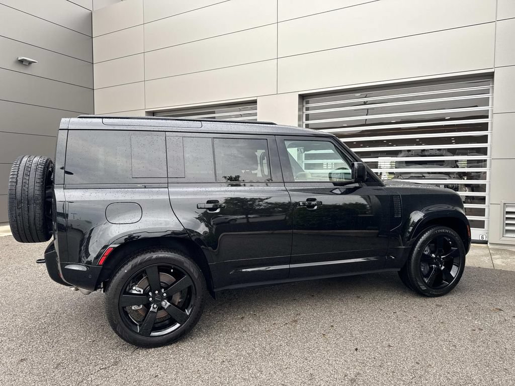 New 2026 Land Rover Defender 110 X-Dynamic SE AWD/4WD image 7