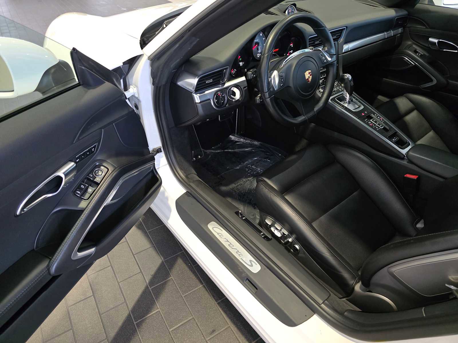Used 2012 Porsche 911 Carrera S image 17