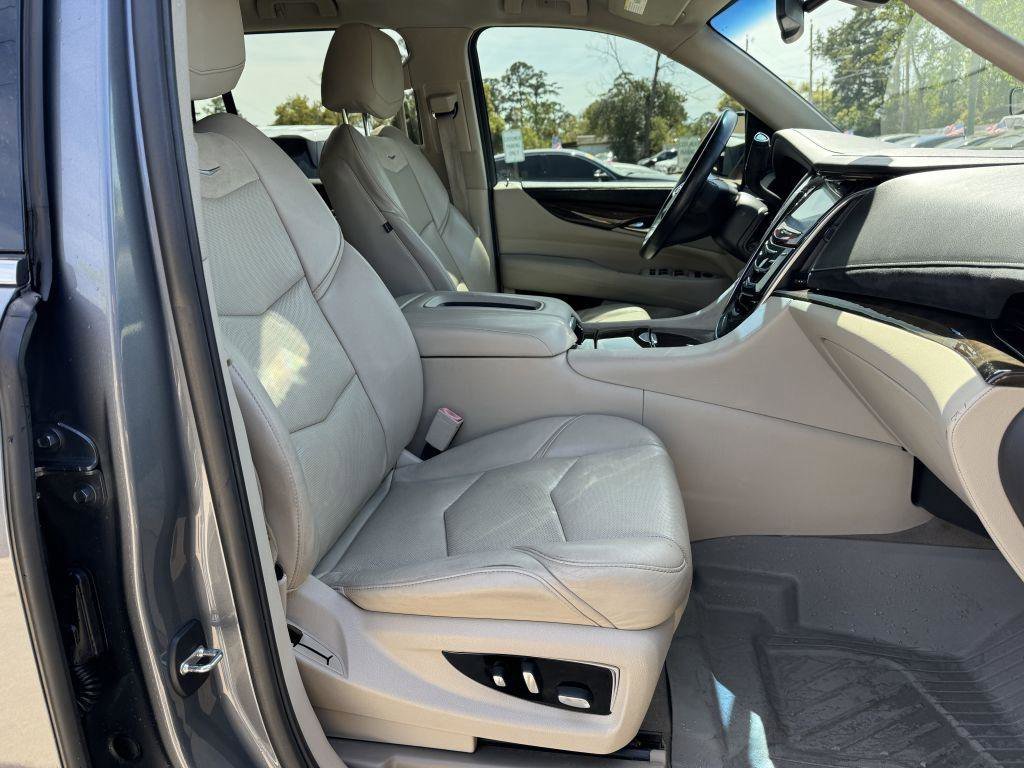 Used 2019 Cadillac Escalade RWD image 16