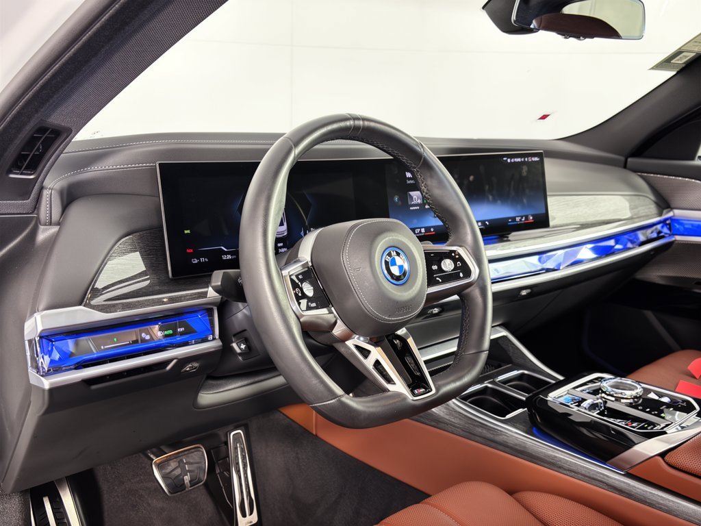 Certified 2023 BMW i7 xDrive60 AWD/4WD image 4
