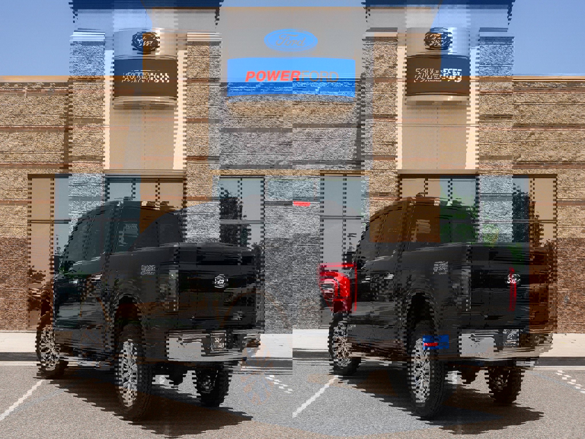 New 2025 Ford F150 Lariat w/ Equipment Group 502A High image 8