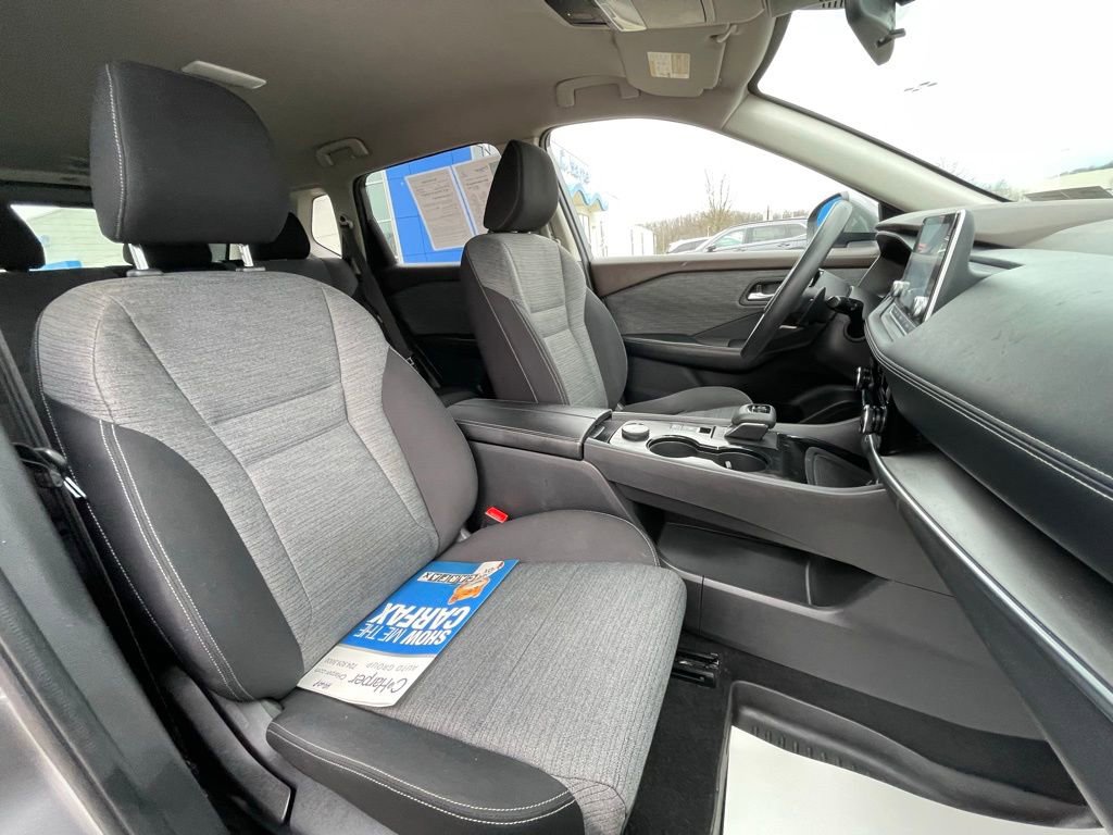 Used 2021 Nissan Rogue SV image 12