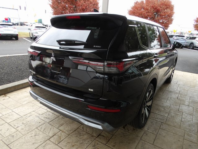 New 2025 Mitsubishi Outlander SE image 7