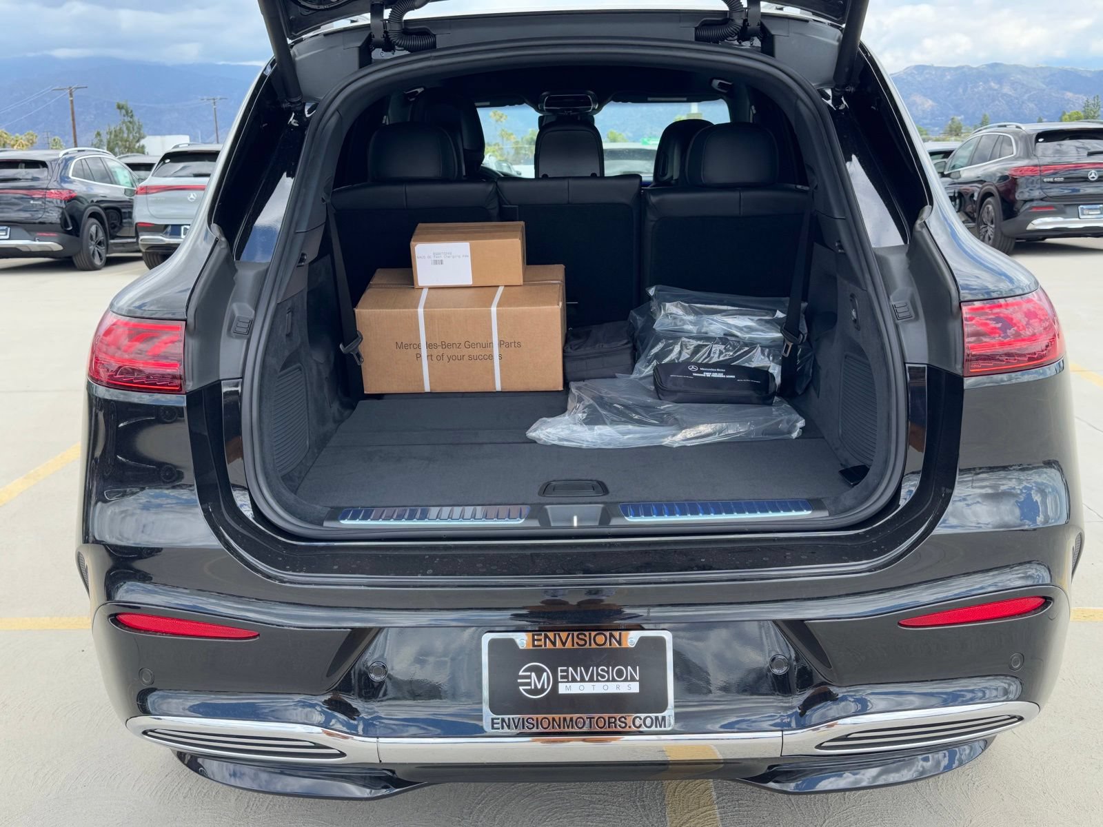 New 2026 Mercedes-Benz EQS 400 4MATIC SUV image 12