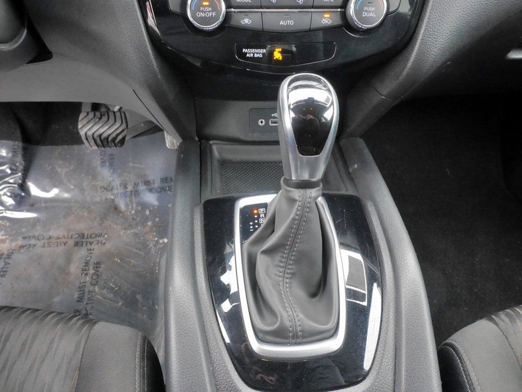 Used 2020 Nissan Rogue SV image 28