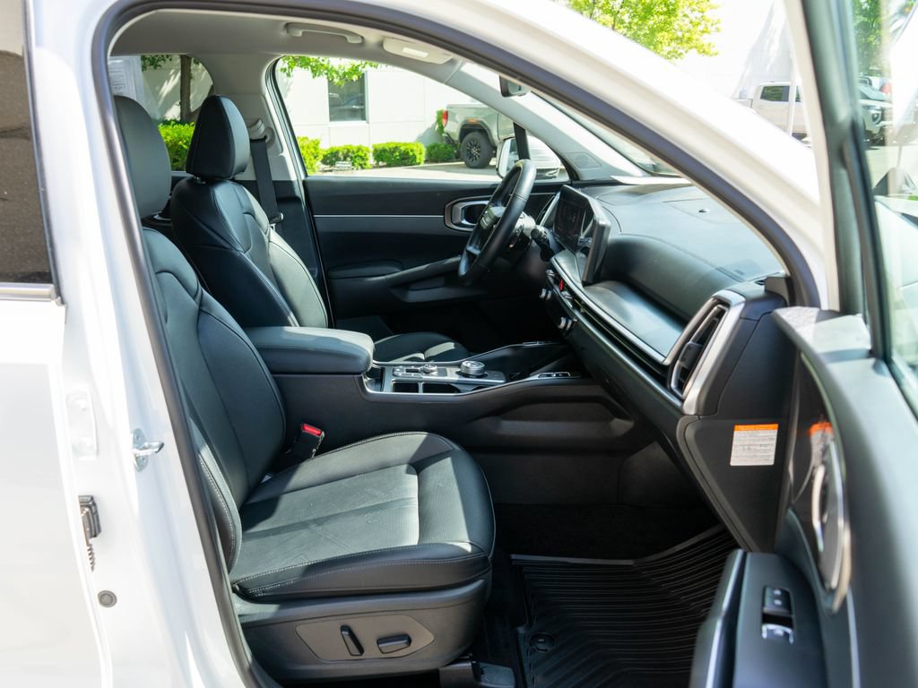 Certified 2026 Kia Sorento EX AWD/4WD image 10