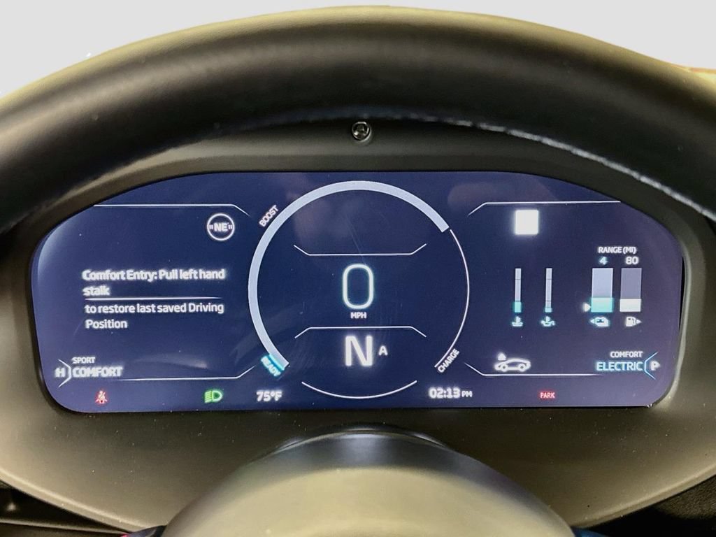 Used 2025 McLaren Artura RWD image 10
