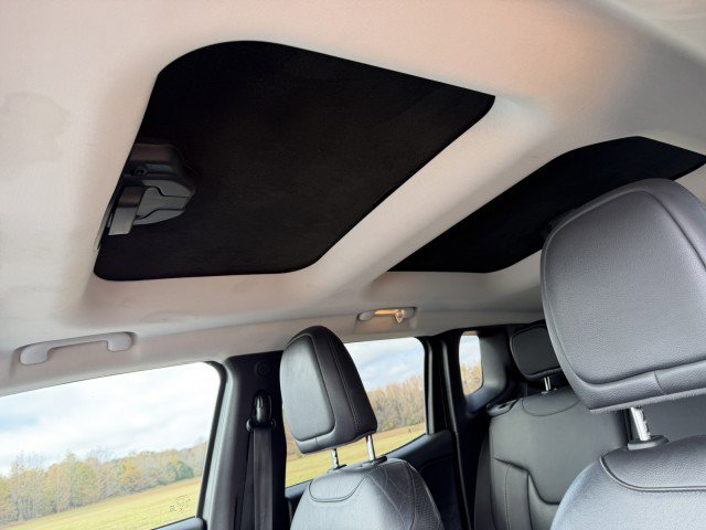 Used 2016 Jeep Renegade Limited image 16