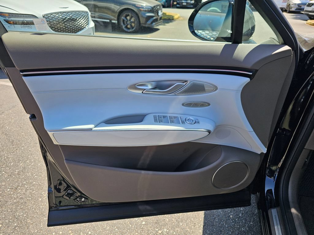 Certified 2026 Genesis GV70 2.5T Advanced AWD/4WD image 20