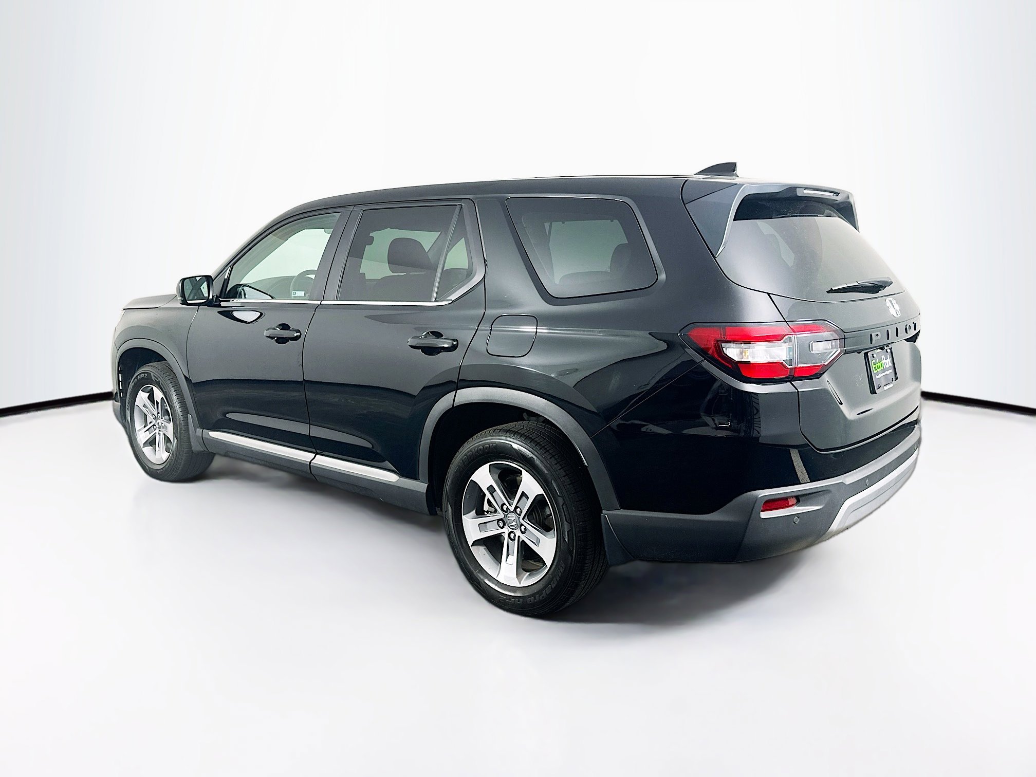 Used 2025 Honda Pilot EX-L image 5