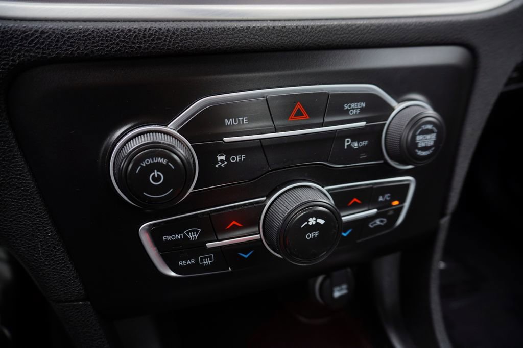 Used 2022 Dodge Charger SXT w/ Leather Interior Group image 17