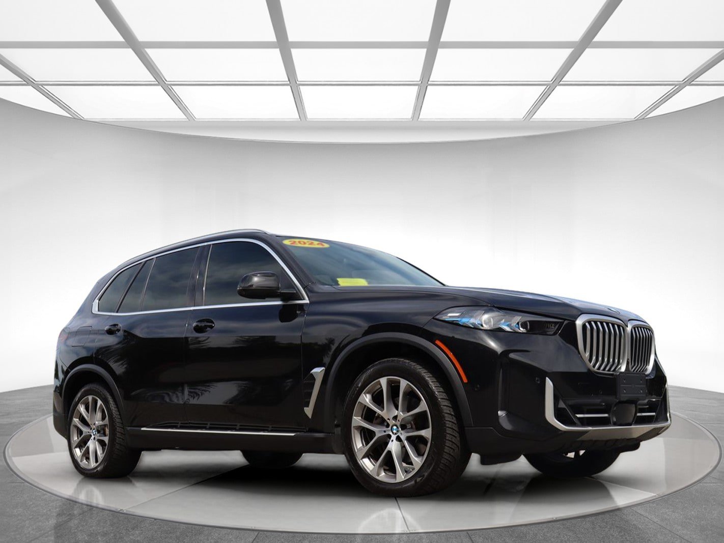 Used 2024 BMW X5 xDrive40i w/ Premium Package AWD/4WD image 3
