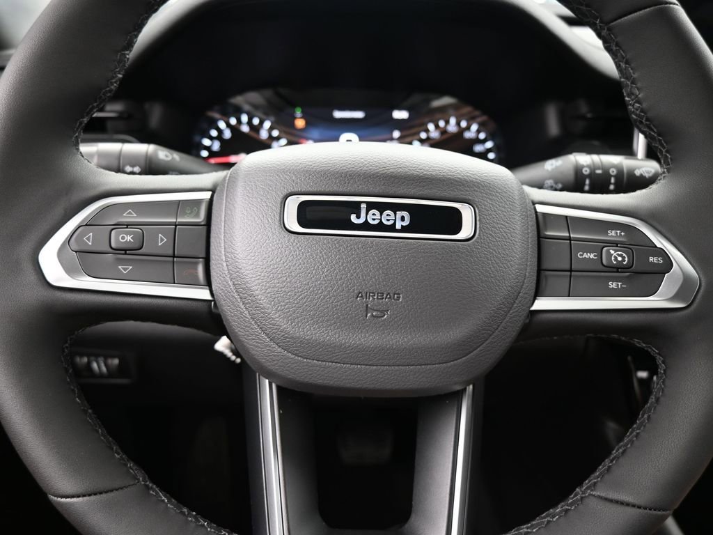Used 2026 Jeep Compass Latitude AWD/4WD image 21