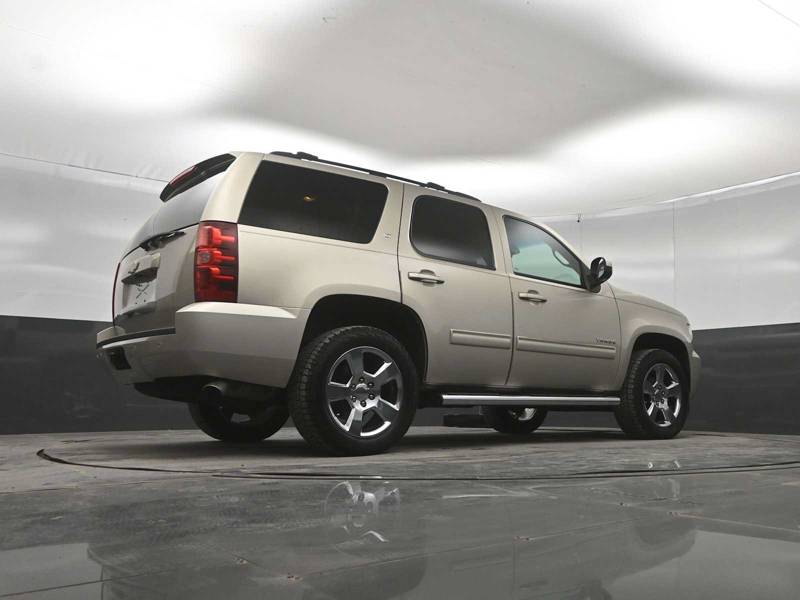 Used 2014 Chevrolet Tahoe LT w/ Luxury Package RWD image 39