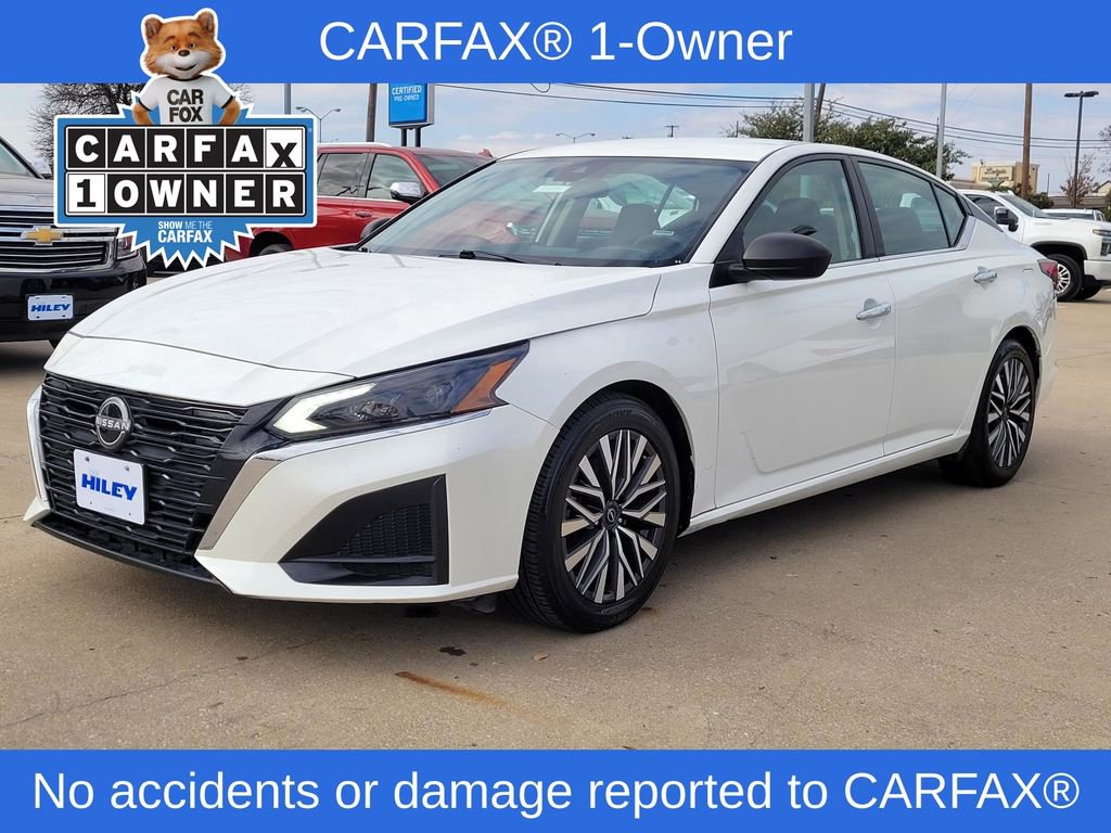 Used 2024 Nissan Altima 2.5 SV image 2