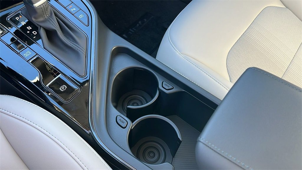 New 2025 Kia Niro EX image 13